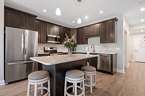 539 Bay St. Lake View Condo Unit 104E