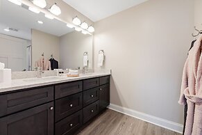 539 Bay St. Lake View Condo Unit 202W