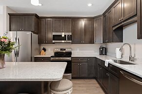 539 Bay St. Lake View Condo Unit 202W