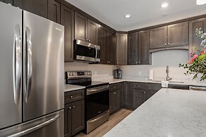 539 Bay St. Lake View Condo Unit 202W