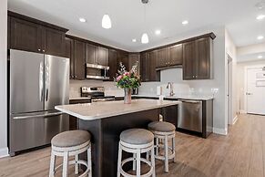 539 Bay St. Lake View Condo Unit 202W