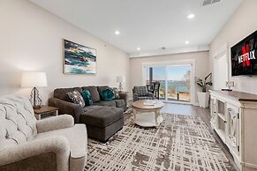 539 Bay St. Lake View Condo Unit 203E