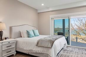 539 Bay St. Lake View Condo Unit 203E