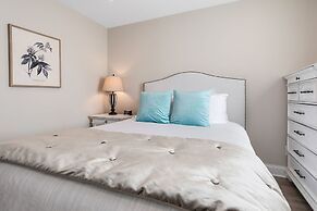 539 Bay St. Lake View Condo Unit 203E