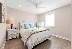 539 Bay St. Lake View Condo Unit 203E