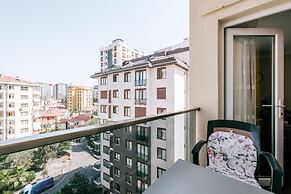 Lovely Flat w Balcony 10 min to Moda Coast