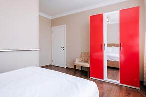 Lovely Flat w Balcony 10 min to Moda Coast