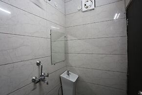 Hotel Twamev Couple Friendly Laxmi Nagar