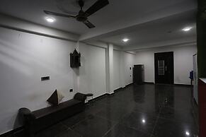 Hotel Twamev Couple Friendly Laxmi Nagar