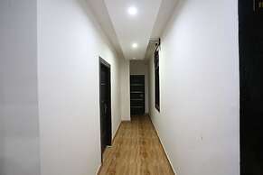 Hotel Twamev Couple Friendly Laxmi Nagar