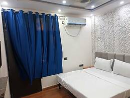 Hotel Twamev Couple Friendly Laxmi Nagar