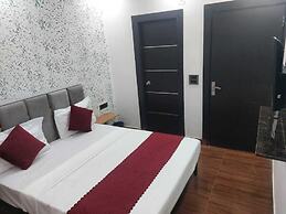 Hotel Twamev Couple Friendly Laxmi Nagar