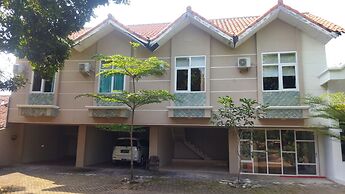 Royal Kencana powered by Cocotel