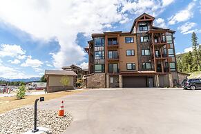 Clearwater Lofts #302, Building 3 By Summit County Mountain Retreats