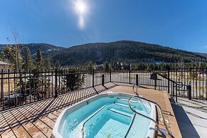 Clearwater Lofts #302, Building 3 By Summit County Mountain Retreats