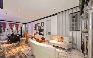 Stylish 4 Bedroom Home Near Philadelphia