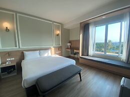 Mayflower Grande Suite Hotel