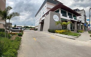 Mayflower Grande Suite Hotel