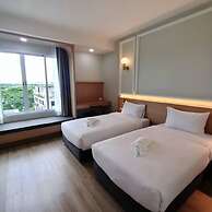 Mayflower Grande Suite Hotel