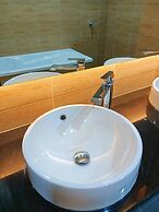 Mayflower Grande Suite Hotel