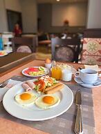 Mayflower Grande Suite Hotel