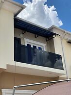 De James Hotels & Suites