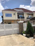 De James Hotels & Suites