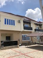 De James Hotels & Suites