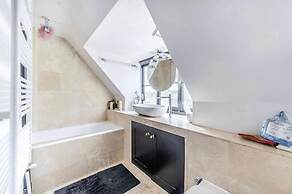 Unique Gem in Kensington