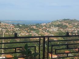 Beautiful 2-bed Apartment in Akright City Bwebajja