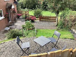 Lovely 2-bed Cottage in Pencarreg