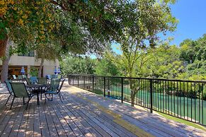 Ic 209 Comal Escape 2 Bedroom Condo by RedAwning