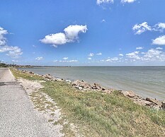 Sunshine And Flip Flops Sp114 4 Bedroom Home by RedAwning