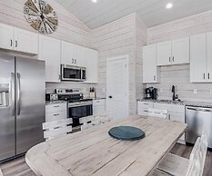 Sunshine And Flip Flops Sp114 4 Bedroom Home by RedAwning