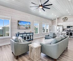 Sunshine And Flip Flops Sp114 4 Bedroom Home by RedAwning