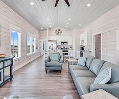 Sunshine And Flip Flops Sp114 4 Bedroom Home by RedAwning