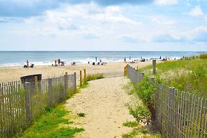 Amber Waves 300 3 Bedroom Condo by RedAwning