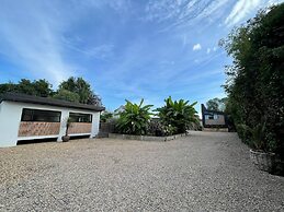 River View Guest House, Jacuzzi, Boat, Fire Hire