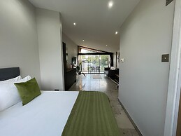 River View Guest House, Jacuzzi, Boat, Fire Hire