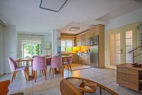 Paradise Town Villa Beldora