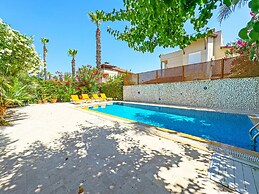 Paradise Town Villa Beldora