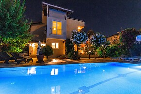 Paradise Town Villa Beldora