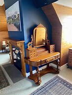 Poet's Cottage Stanley