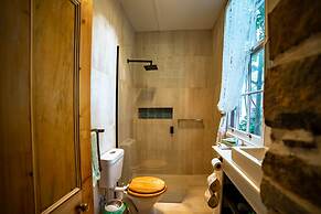 Poet's Cottage Stanley