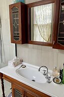 Poet's Cottage Stanley