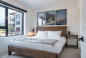 Glades and Green by Revelstoke Vacations