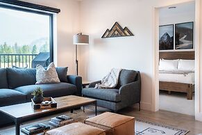 Glades and Green by Revelstoke Vacations