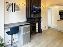 Erin Court Mansion -Suite 10