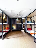 THE PLACE Hostel & Pool Bar