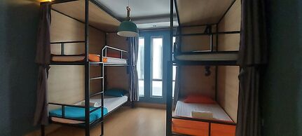 THE PLACE Hostel & Pool Bar